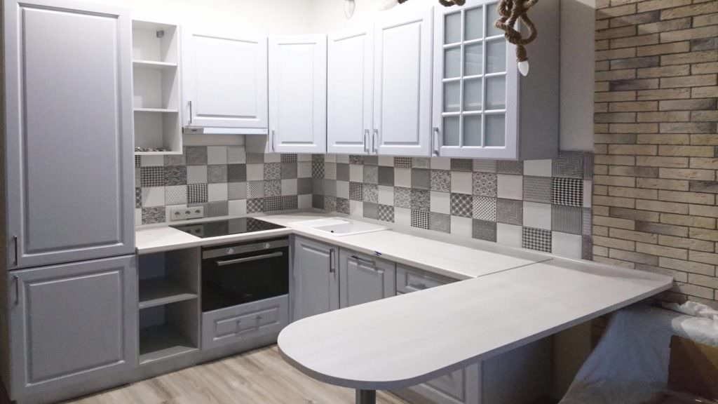 Установленная кухня Лион